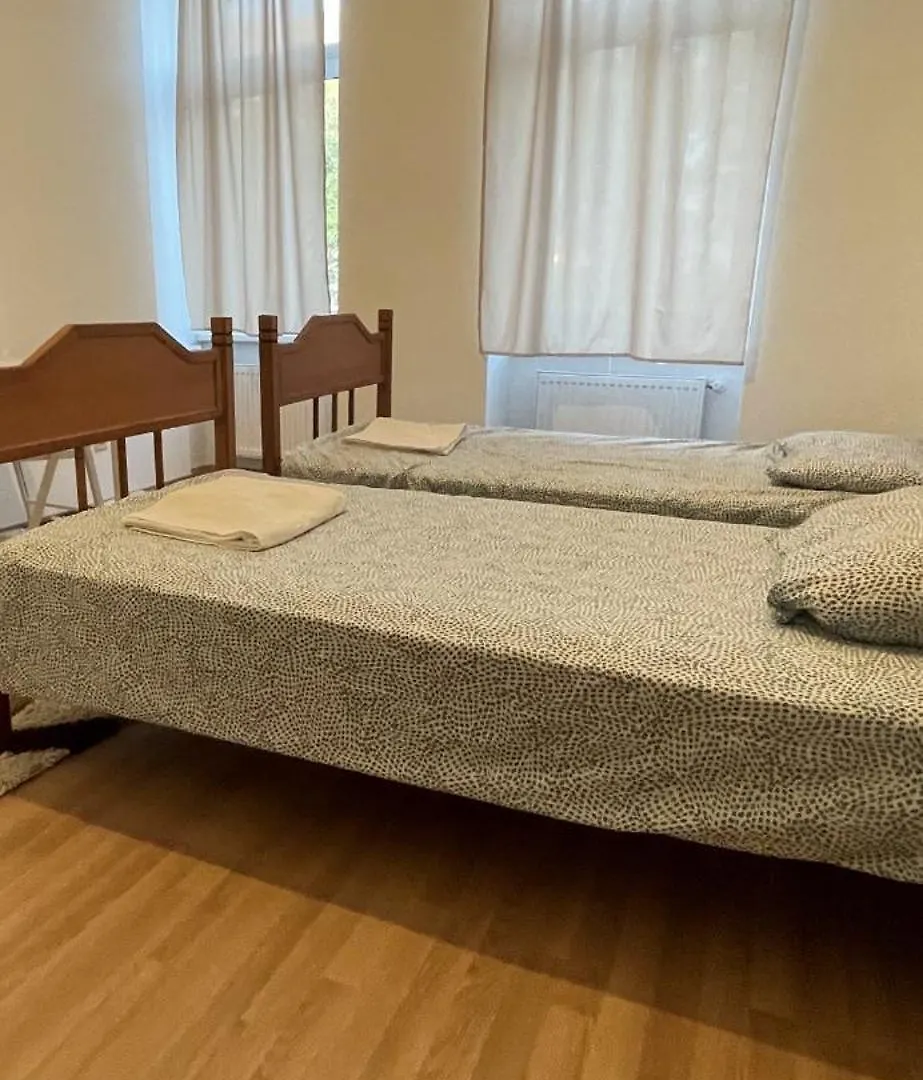 Wohnung Fuer 4 Personen In 1180 Wien Apartment Vienna